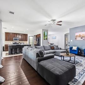 Modern 4 - Bedroom Escape 6- Beds, 3- Baths Work Groups and Families, hotel v destinaci Rosenberg
