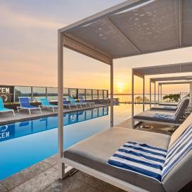 Ramada Suites by Wyndham Zen Quarter Darwin, khách sạn ở Darwin