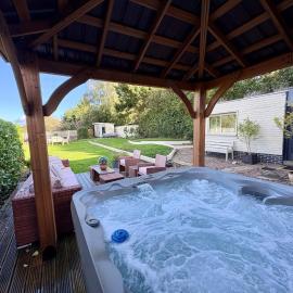 Coupling Cottage