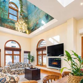 The Birds Nest - Central City Loft
