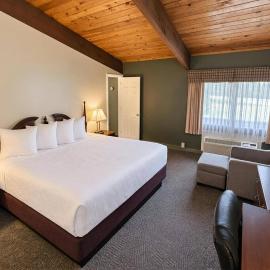 Skyline Hotel Lake George