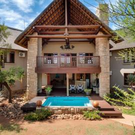 Zebula Bush Lodge 47, hotelli kohteessa Moheme