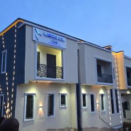 Hermitage Azure Ututu โรงแรมในArochukwu