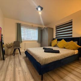 2 Bedroom apartment with garden, hotel u gradu Enfild