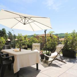 Casa Baratta - Il Gelso, Neive, Langhe, Appartamento con Terrazzo Panoramico, hotel en Neive