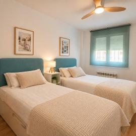 Apartamentos Dos Torres Jiloca con Parking gratis – hotel w mieście Puebla de Alfindén