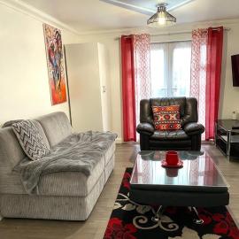 The Grand Forsyth Apartment - Two bedroom โรงแรมในดาเกนแนม