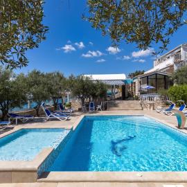 Family Resort Santa Maria Rooms, hotel i Stara Novalja