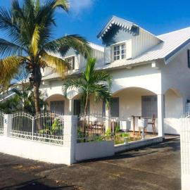 Le Caillou Blanc, hotel u gradu Saint-Paul