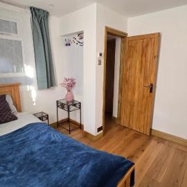 Comfortable Private Guest Space & Free Parking in Stevington
