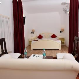 GOLDEN GREEN RESORT WITH Pool, hotel a Munnar