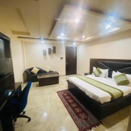Hotel Grand Empire, ξενοδοχείο σε Amroha