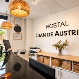 Hostales Juan de Austria I & II, hotel di Aguadulce
