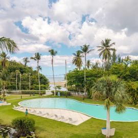 Bonita Village Beachfront Apt with Pool & Balcony