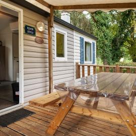 Mobil-home Moon River – hotel w mieście Thiviers