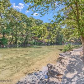 Rio Vista Escape to the beautiful Guadalupe River