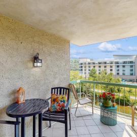 Delightful Condo Sleeps 6 Shared Pool Picnic Area