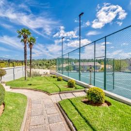 La Casa de Miah with pool and tennis court - Sandton