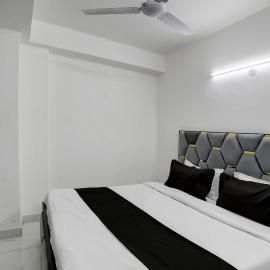 Collection O 24/7 Hotel
