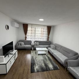 Alexa Frank, hotel in Vragolija