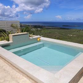 Ocean-View 2BR + Soaking Pool · Christiansted, hotel u Kristijanstedu