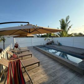 Village Hideaway Suites Langkawi – hotel w mieście Pantai Cenang