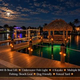 Villa Salt & Sol at Cape Harbour - Gulf Access with Private Dock and 13,000lb Boat Lift, Glass Bottom Tiki Hut with Underwater Fish Light, FREE Heated Pool, Fishing-Beach- & Baby Gear, Bicycles, Fenced yard, hotel en Cabo Coral