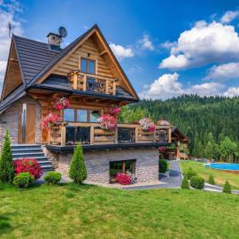 Luxury holiday villa, pool, sauna, jacuzzi، فندق في نوفه تارخ