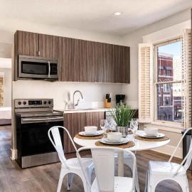 Modern Gaslamp Suite Walk to Petco & Convention