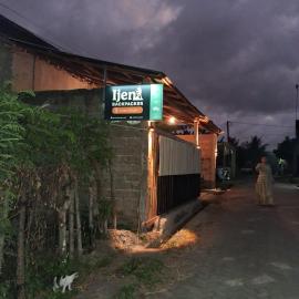 Ijen Backpacker atas Angin, hotel din Giri