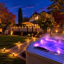 Cozy Mountain Farmhouse With Hot Tub & Fire Pit, Wallace Falls & Stevens Pass, hotel en Gold Bar