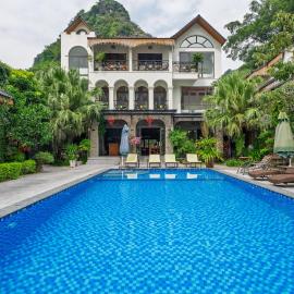 TRANG AN LUXURY HOMESTAY, ξενοδοχείο σε Νιν Μπιν