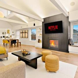 Modern 2-Bedroom & Den Near the Falls Parking Included Sleeps 6