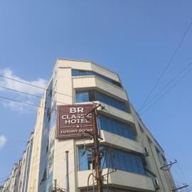Hotel Br Classic - Banjara Hills X Road- Beside Paradise Biryani, hotel v destinaci Hajdarábád