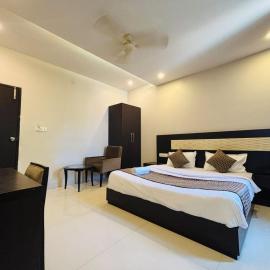 Hotel Anchal Villa By YB Hotel