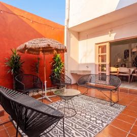 Beautiful 6 BDR Villa with AC in La Condesa