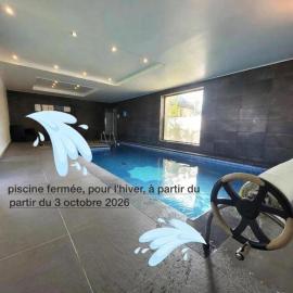 Le gite du chtihameau avec piscine intérieure privative, selon date
