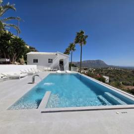 Villa Pura Vida with Infinity Pool Spa and Views