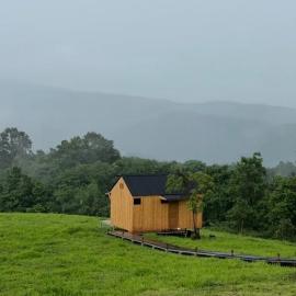 Hillbilly Farm, Hotel in Ban Kok Kabok