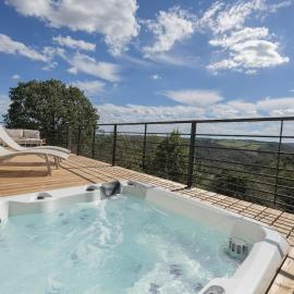 Valley Moon Hot tub & beautiful view