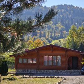Cabana Alesia, relaxare la poalele Raraului