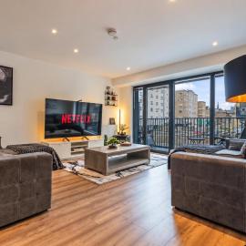 Central 2 BR Sleeps 8 Near Elizabeth line, Heathrow, Windsor, Legoland