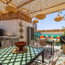 Riad Dar Mimouna -Exclusive&Brand new -Pool- 8pax, hotel en Marrakech