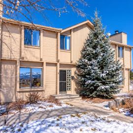 Taos retreat with steam shower and mountain views, hotelli kohteessa El Prado
