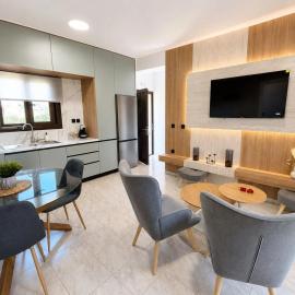 Karadinos Apartment, hotelli kohteessa Stílos
