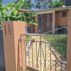 Linstead AirB&B Crescent Avenue, hotel u gradu 'Linstead'
