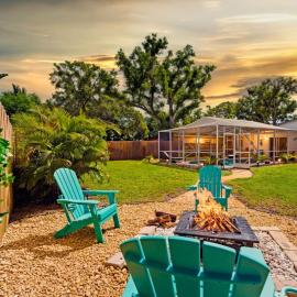 Sun Oasis! Heated Pool, Min to Beach, Fire Pit