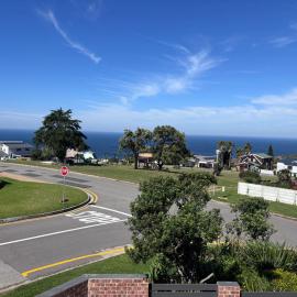 Grey Destiny: Herolds Bay şehrinde bir otel