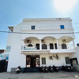 Viesnīca Mangalore Regency Lodging pilsētā Bidžāpura