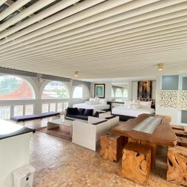 Rumah Stroberi Organic Farm & Family Lodge, hotel di Lembang